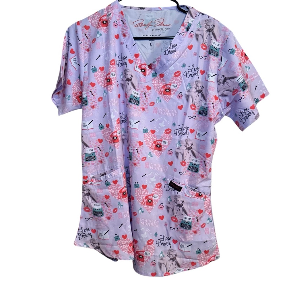 Marilyn Monroe by mediChic Scrub Top Size L